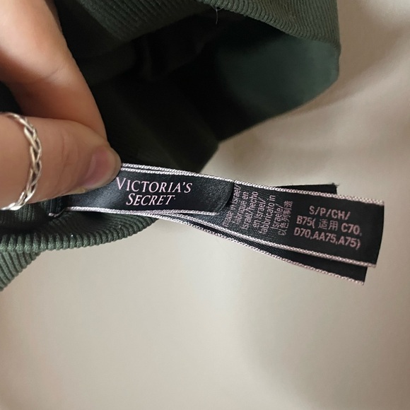Victoria's Secret Seamless Bra Size S Green - Picture 2 of 2